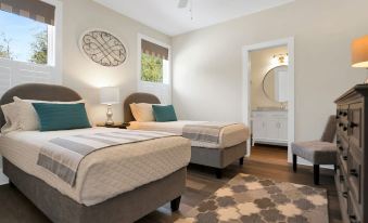 Downtown St Augustine Steps to Ice Plant Upscale