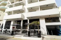 Block Hotels near Xlendi Beach