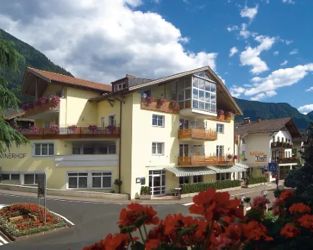 Hotel Tannerhof Hotels in Schenna