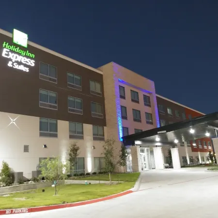 Holiday Inn Express & Suites DALLAS NORTHEAST - ARBORETUM by IHG Отели рядом с достопримечательностью «Парк Уайт Рок Лейк»