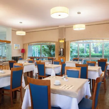 Hotel Parco dei Pini - 100mt Dal Mare