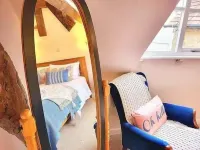 Host & Stay - Gwenelin Cottage