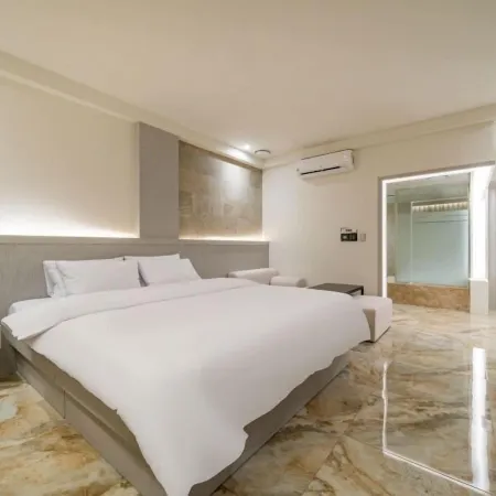 HOTEL THE ART UIWANG