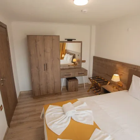 E87 Highway Otel