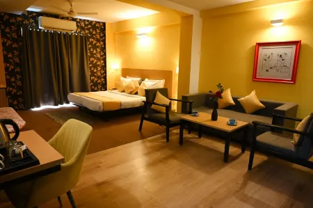 My one Hotel-Golf course Road