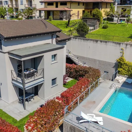 Mulino Vista Lake by Rent all Como