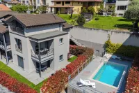 Mulino Vista Lake by Rent all Como - Swimmingpools
