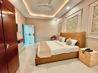Siyavar Palace Hotels near Laxmi Temple Orchha