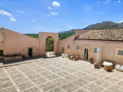 Ballium Luxury Relais Hotel in zona Playa del Sol Taguali