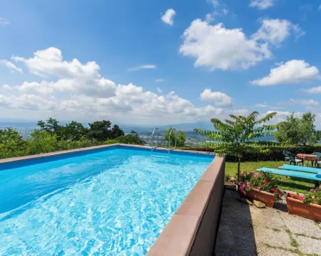 La Casa di Elda, Holiday Home with Pool, Uzzano, Toscana Hotels in Uzzano