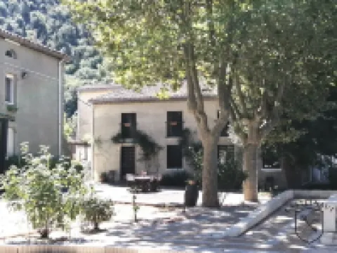 ドメーヌ カステルノー ジット エ シャトー オードのホテル