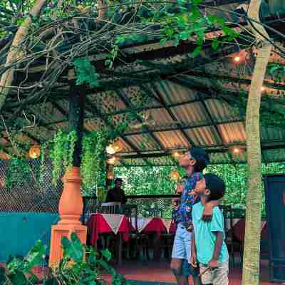 Sundaras Family Suites Hotel Exterior