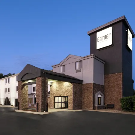 Garner Hotel Topeka West by IHG