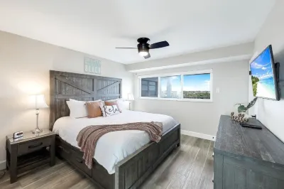 Relaxing 1 BR condo w/pool & steps to the beach Hotel in zona Hideaway Beach