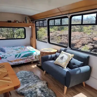 Off-Grid Renovated tour bus Adventure! Hotels near Kula Kai Caverns
