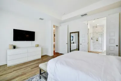 Family-Friendly Luxury Home w/Media Room, Near SA & ATX, Long Stays Welcome