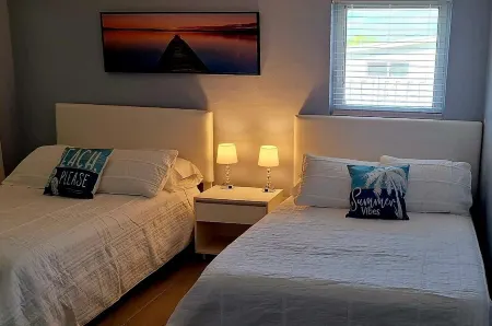 3-Bedroom Private Duplex House with WI-FI, Parking ,Enjoy a Peaceful Getaway