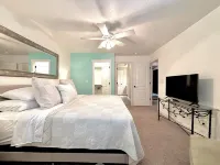 Relax & unwind in sun rm yoga rm & private HOT TUB