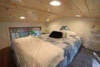 Tiny House with 2 lofts for sleeping. Just a mile from Grass Valley.
