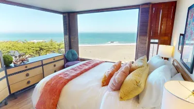 The Cliff House: Panoramic Oceanfront Views by Famed Architect Carson Bowler. Hotels in der Nähe von Northwood Golf Club