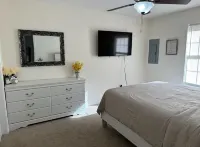 3-bedroom Ranch Duplex in charming Columbia with WiFi, 6 miles to Mizzou Arena Các khách sạn ở Rock Bridge