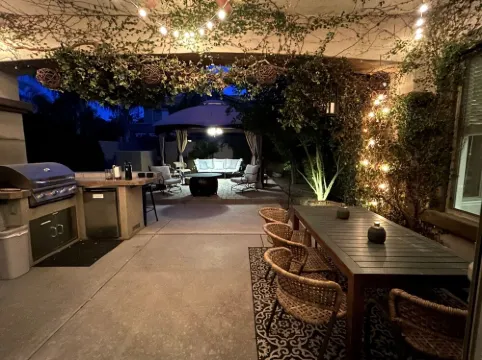 6Br+ 5 Bath Luxury Desert Villa Resort Heated Saltwater Pool – Sleeps 12+