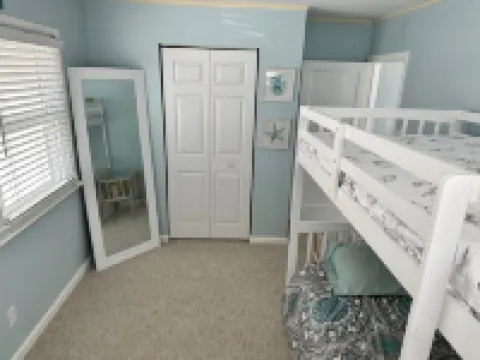 Beautifully Renovated 1st Floor Condo - Walk to Beach - Sleeps up to 8