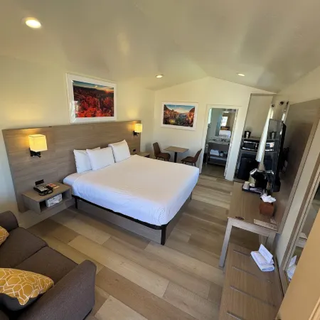 Mountain Ridge Cabins & Lodging Between Bryce and Zion National Park