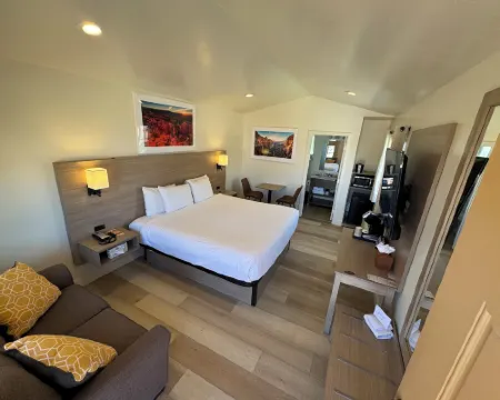 Mountain Ridge Cabins & Lodging Between Bryce and Zion National Park Hotels in Hatch