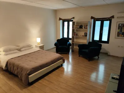 อุลิสซิส อพาร์ทเม้นท์ โมนาสเทอรากิ โรงแรมใน