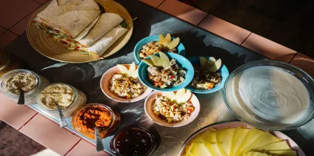 The Green Elephant Hostel & Spa Отели рядом с достопримечательностью «Базилика Девы Марии»