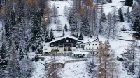 Waldhotel Fletschhorn Panoramic Retreat in Saas Fee
