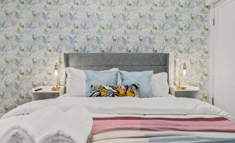 Passyunk Square Spacious 1 Br Oasis- Huge Deck