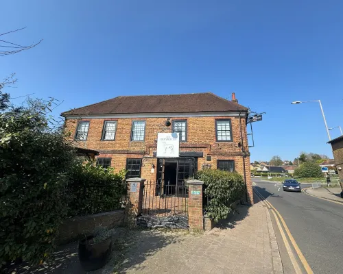 OYO The Greyhound Inn Hotels in Gerrards Cross