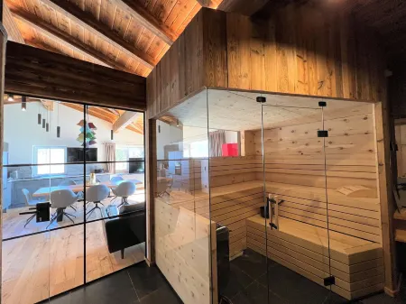 Penthouse Tauernfenster, Neukirchen Отели в г. Гемайнде Нойкирхен ам Гросвенедигер