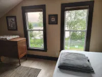 3-bedroom home on the river 10 min. from town also have identical1817617 ID #