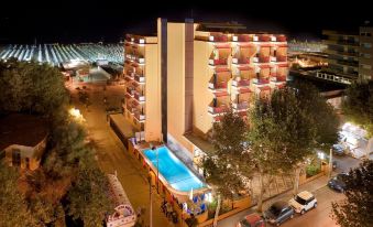 Hotel Ariane - Beachfront, Breakfast XXL & Sea View