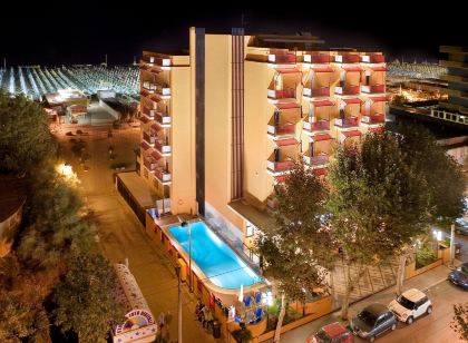 Hotel Ariane - Beachfront, Breakfast XXL & Sea View