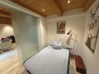 Romantic country house with thatched roof and park-like garden + free laundry package. Hotels in Trent