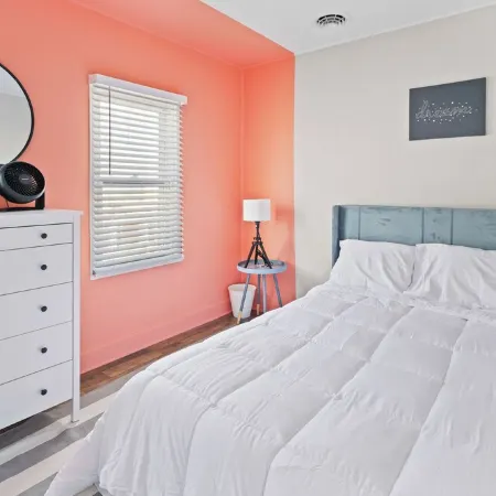 9BR Beach Block Escape – Perfect for Large Groups!