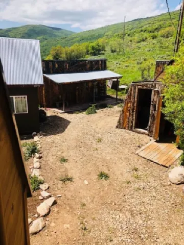 Best Views in Weber Canyon! 4 bdrm Rustic Paradise