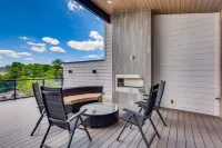Luxury Home w/ Rooftop Patio - 7 Minutes to Downtown