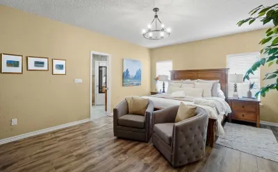 West Spanish Cottage, Heated pool, SOLANA Shops, hiking trails Hotels near Mesa Street Antique Mall