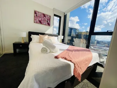 Comfy and Stylish Apartment in front of Crown with Free Parking