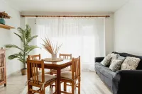 Apartment facing the sea, familiar and cozy.