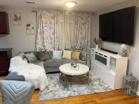 Cityscape Stay near Manhattan