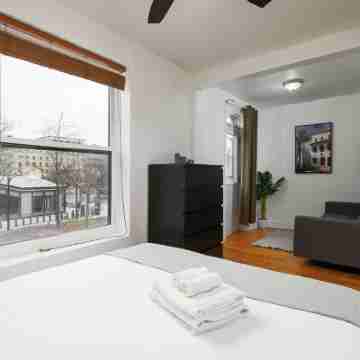 Charming apartment in Prime Location Rooms