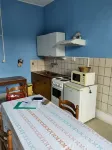 Furnished 2-bed apartment sleeps 4