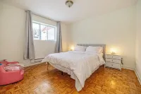 Spacious & Quiet 3 BDR Apt /15 mins to DT &Parking Hotels in der Nähe von L`Étoile Banque Nationale