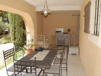 Cosy alpilles in the heart of Carrigue Hotels in Lagnes